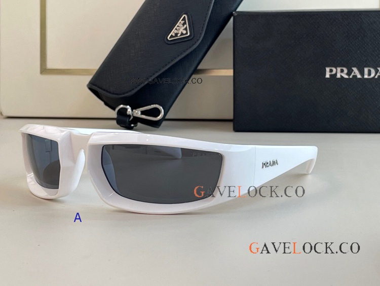 Prada Runway sunglasses spr25y Graduated lenses
